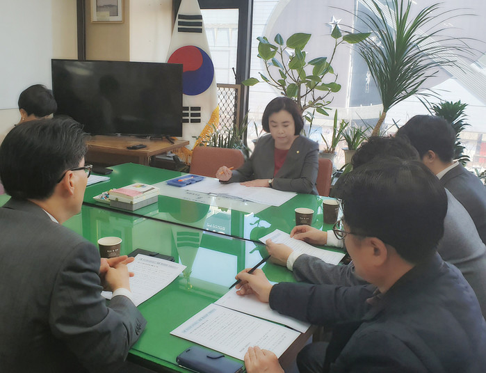 박순자, 신종 코로나 영향 항공업계 타격…국토부 항공정책실 긴급 업무보고