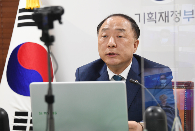홍 부총리 디지털세 도입, 본래 취지에 부합하는 합리적 원칙 도출 기대