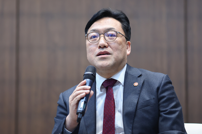 금융위원장 “금융지주, 핀테크社 주식 5→15% 소유 허용”
