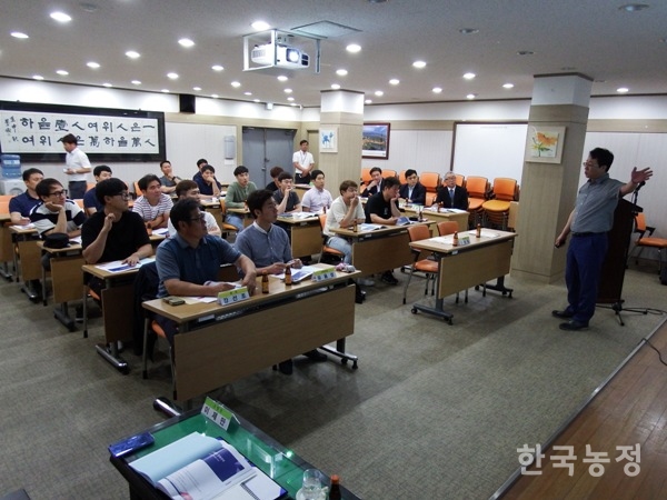 후계 양돈인 육성해 지속가능한 한돈 만들자
