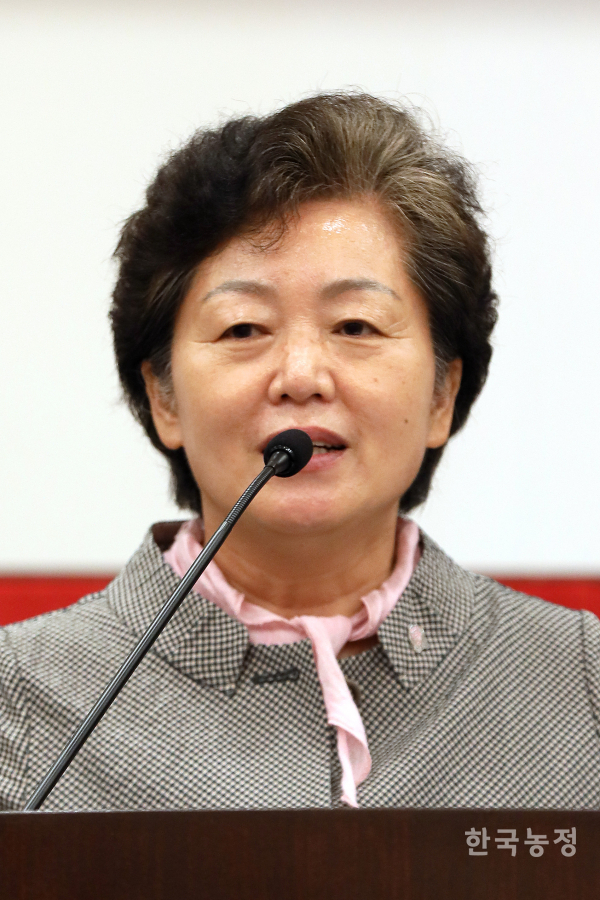 농의 위기 속 아직도 부재한 여성농민권리, 어떻게 찾을까