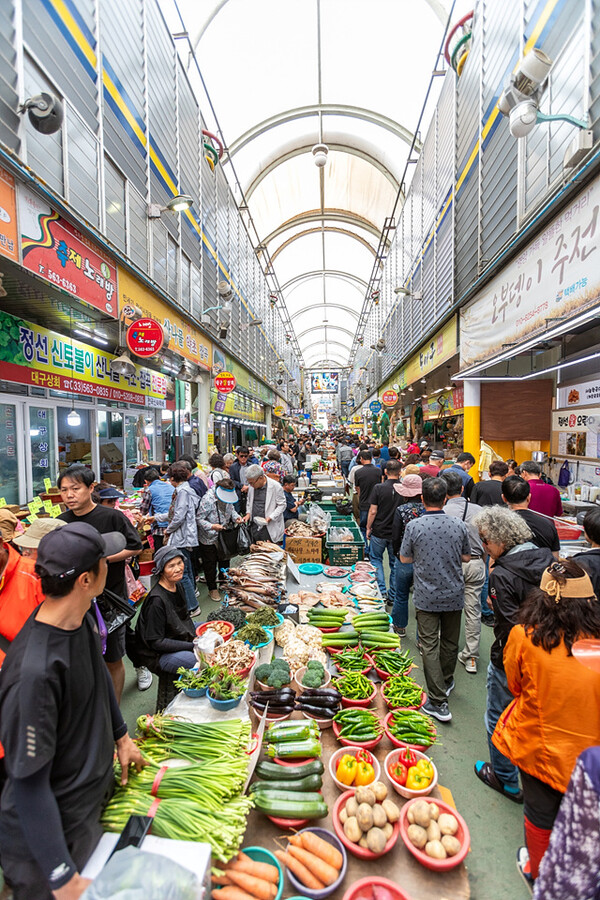 [오일장을 맛보다㊳] 정선오일장, 그곳에 사람이 있고 나물이 있었다