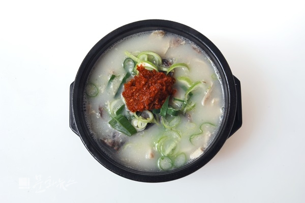 사계절 내내 찾는 부산 해운대 돼지국밥 맛집