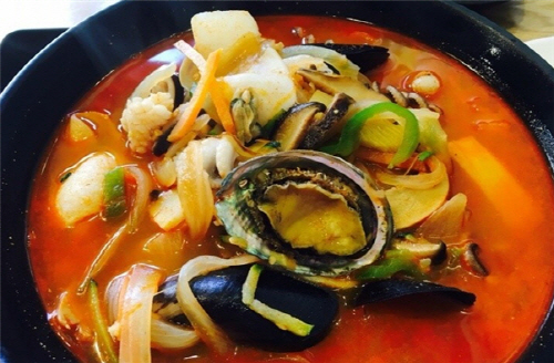 11월 여행지에서 함께 즐기는 진해 석동 맛집