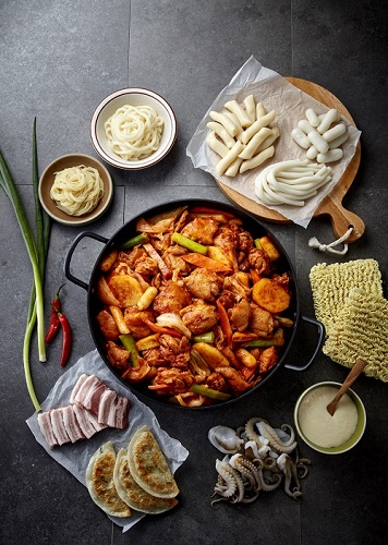 강촌닭갈비, 닭개장·차돌시래기 등 점심식사 메뉴 제공…점심 매출 보완
