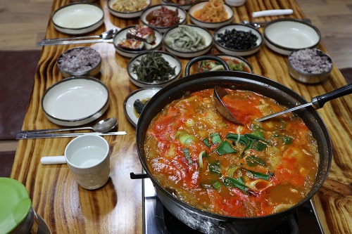 신정호 맛집 쌍둥이네매운탕, 당일 공수한 민물생선 요리 제공