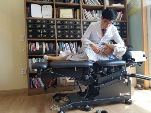 교통사고 후유증, 한의학적 추나 치료가 효과적