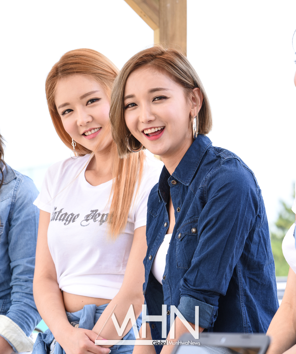 [문화포토] 걸그룹 PPL(피피엘) 유진-문가경 살인미소 저희 인터뷰 중이에요