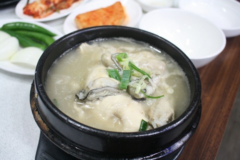 안산 단원구맛집24시굴마을낙지촌, 굴삼계탕으로 건강한 식사 제공