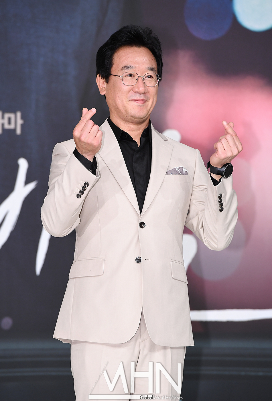 [문화포토] 박철호 트랜디한 하트 뿅!