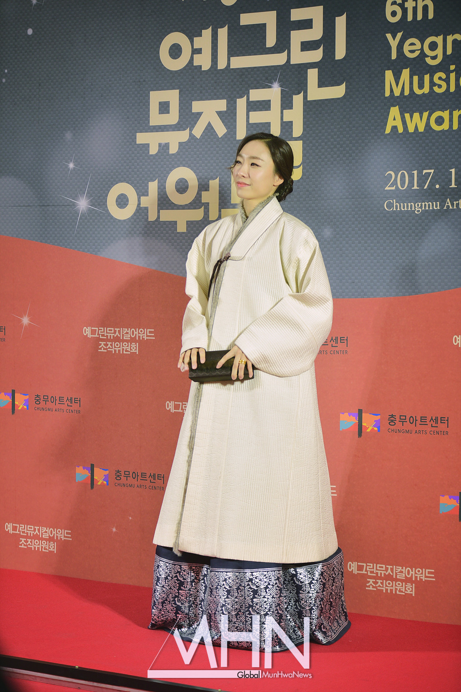 [문화포토] 구원영 한복 센스 인기있을만 하네 (제6회 예그린뮤지컬어워드)