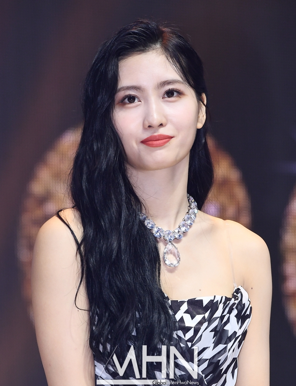 [MHN포토] 트와이스 모모 더 예뻐졌네