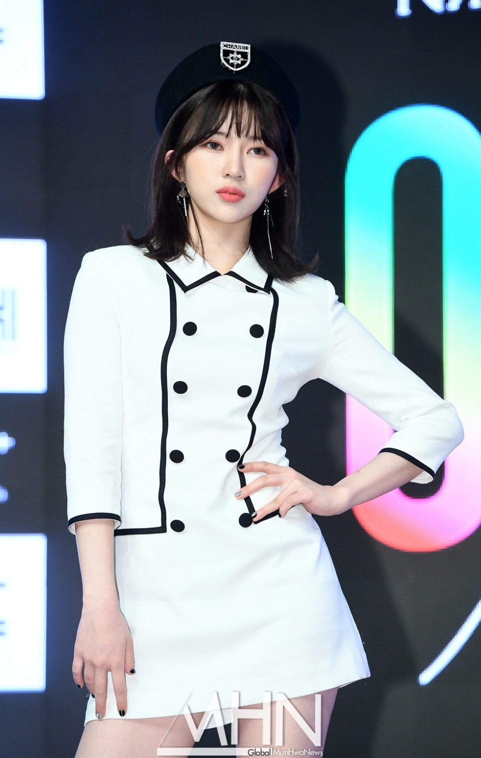 [MHN포토] 네이처 로하 시크함 장착