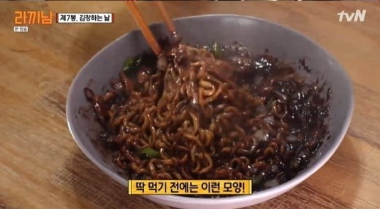 라면 예능이 대세? 유재석 인생라면 vs 강호동 라끼남 레시피는?