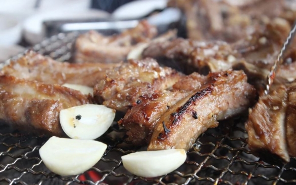 2TV 생생정보통 맛집오늘 맛집 위치는? 산더미 조개칼국수, 4색 만두, 양념돼지갈비, 구름쟁반냉면 소개