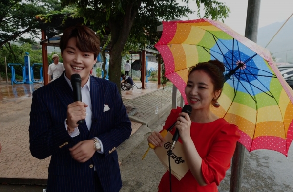 6시 내고향 네박자, 여심을 사로잡는 트롯돌 4인방의 경연대회 공개!
