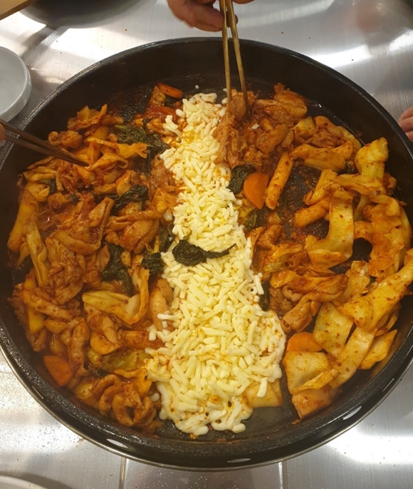 SBS 생방송 투데이 오늘 방송 맛집은? 공주 명물빵-우렁 강된장-대창닭갈비 소개
