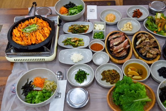 KBS 2TV 생생정보 오늘 맛집 위치는 어디? 닭칼국수, 더덕구이 소개
