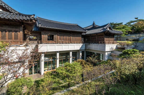 [길 위의 갤러리] 한옥에서 자연음향 그대로 즐기는 국악의 향연···국립국악원과 남산국악당