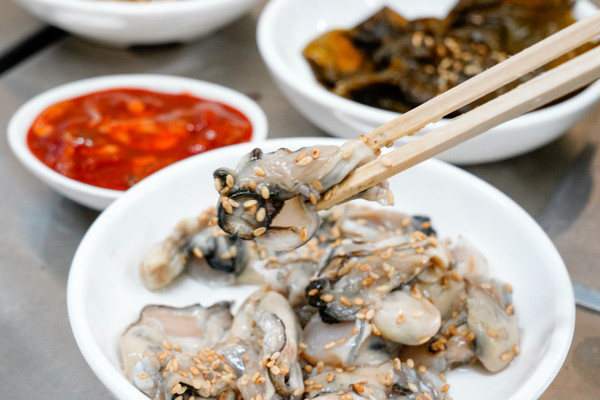 생방송 투데이 오늘 맛집은? 굴, 짚불 삼겹 맛집 소개