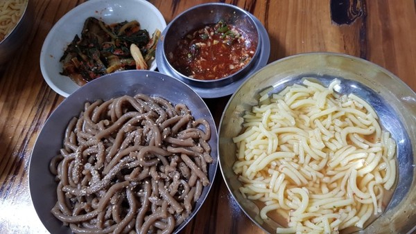 생방송 투데이 오늘 맛집은? 홍총떡, 올챙이국수, 생선구이, 반찬, 분식 맛집 소개