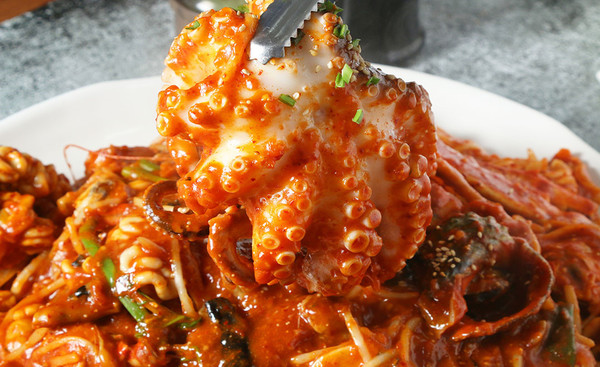 2TV 저녁 생생정보 오늘의 맛집 위치는? 통큰해물찜&얼큰해물탕, 55년 전통 돼지국밥 맛집 소개