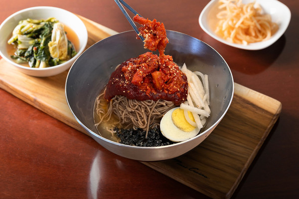 2TV 저녁 생생정보 22년 전통 코다리막국수, 쑥개떡... 오늘 맛집은?