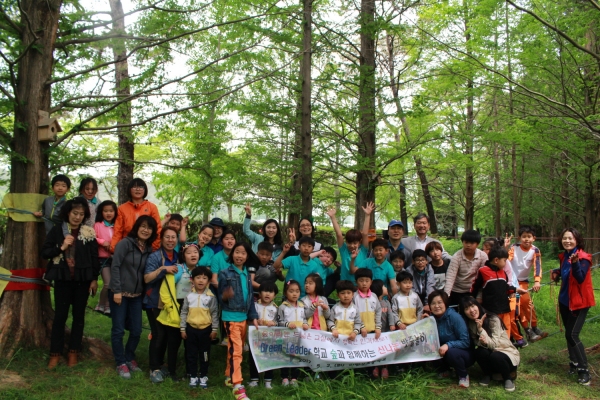 진주 이반성초 학교 숲 밧줄놀이 실시