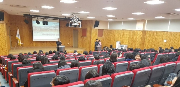 바르게살기운동 고성군협의회 고성여중서 강연회 개최