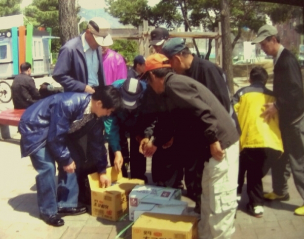 마산운수 권영수 부부 노숙자에 음식 등 제공