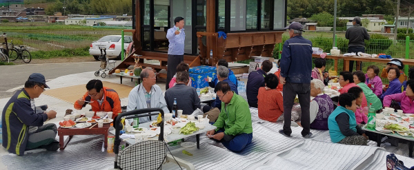 진주 내동면 동네마다 어버이날 잔치