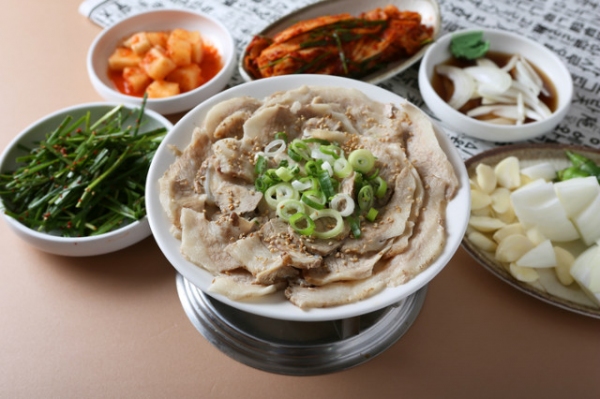 마산 태림돼지국밥 구수하고 진한 맛 인기