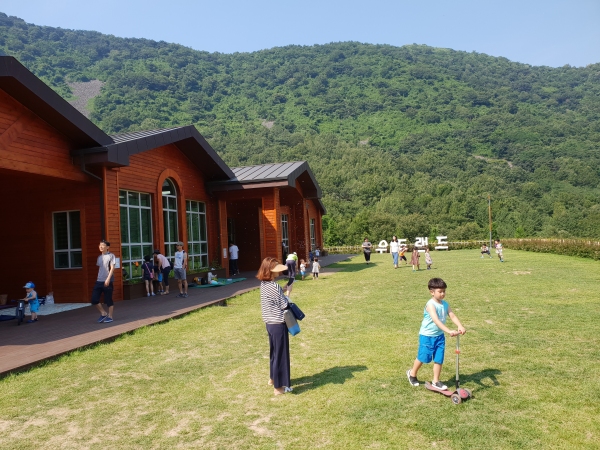 진주 월아산 우드랜드 새로운 랜드마크로 인기