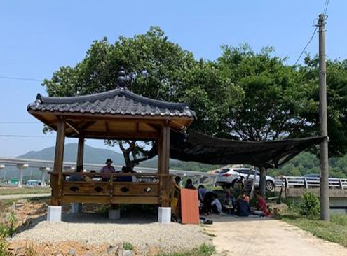 고성 회화면 안의마을, 쉼터 정자 설치