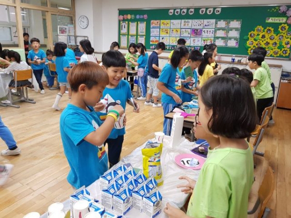 사천 정동초 직업·경제놀이 실시