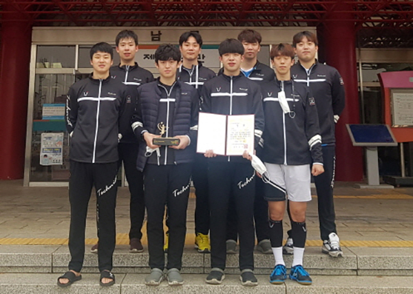 밀양시청 배드민턴팀, 전국실업연맹전 단식 우승·준우승 쾌거