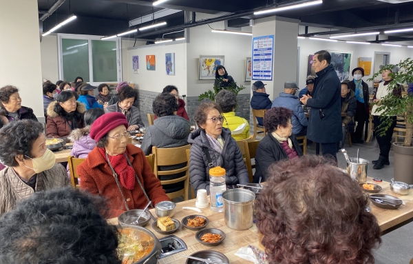 진주 성북동 국민감자탕 무료 중식 제공