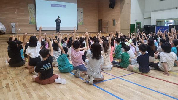 창원시, 진해신항초등학교서 찾아가는 자원봉사 교육 실시