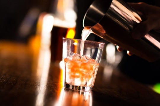 [리얼푸드]카페보다 빠르게 성장하는 인도의 바(Bar)와 펍(Pub)
