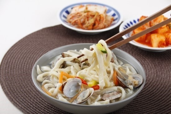 [리얼푸드]제철맞은 바지락, 시원한 국물 요리로…