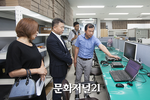 [MJ포토] 중소기업 현장 찾은 백운만 경기중기청장