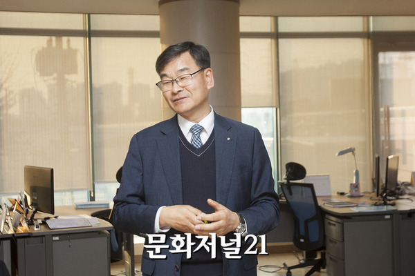 [MJ포토] 회사 소개하는 오상택 서울산업기술 대표
