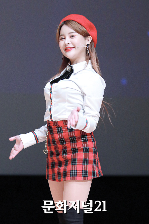 [MJ포토] 아이씨유 나예, 과즙미 넘치는 미타민 요정(영화인의 날)