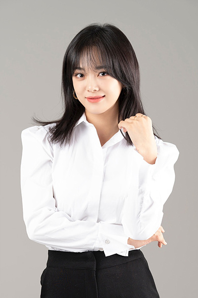 김세정, 현 소속사 젤리피쉬엔터테인먼트와 재계약 체결