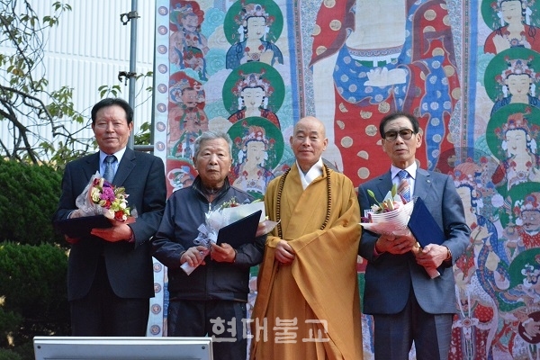 어르신 위한 늘 기쁜 마을 만들어요