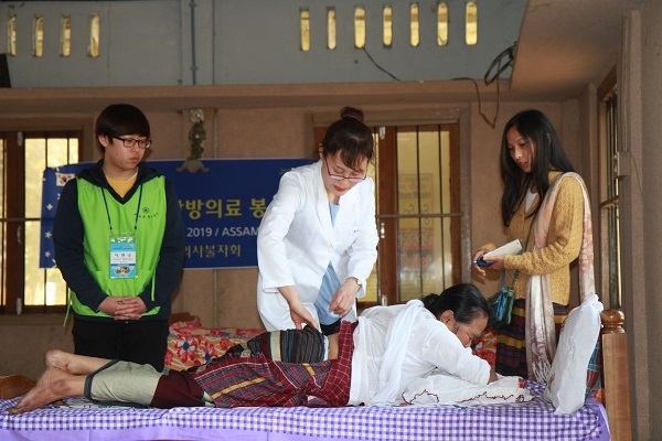 세상을 향기롭게, 의료봉사로 인도에 희망을