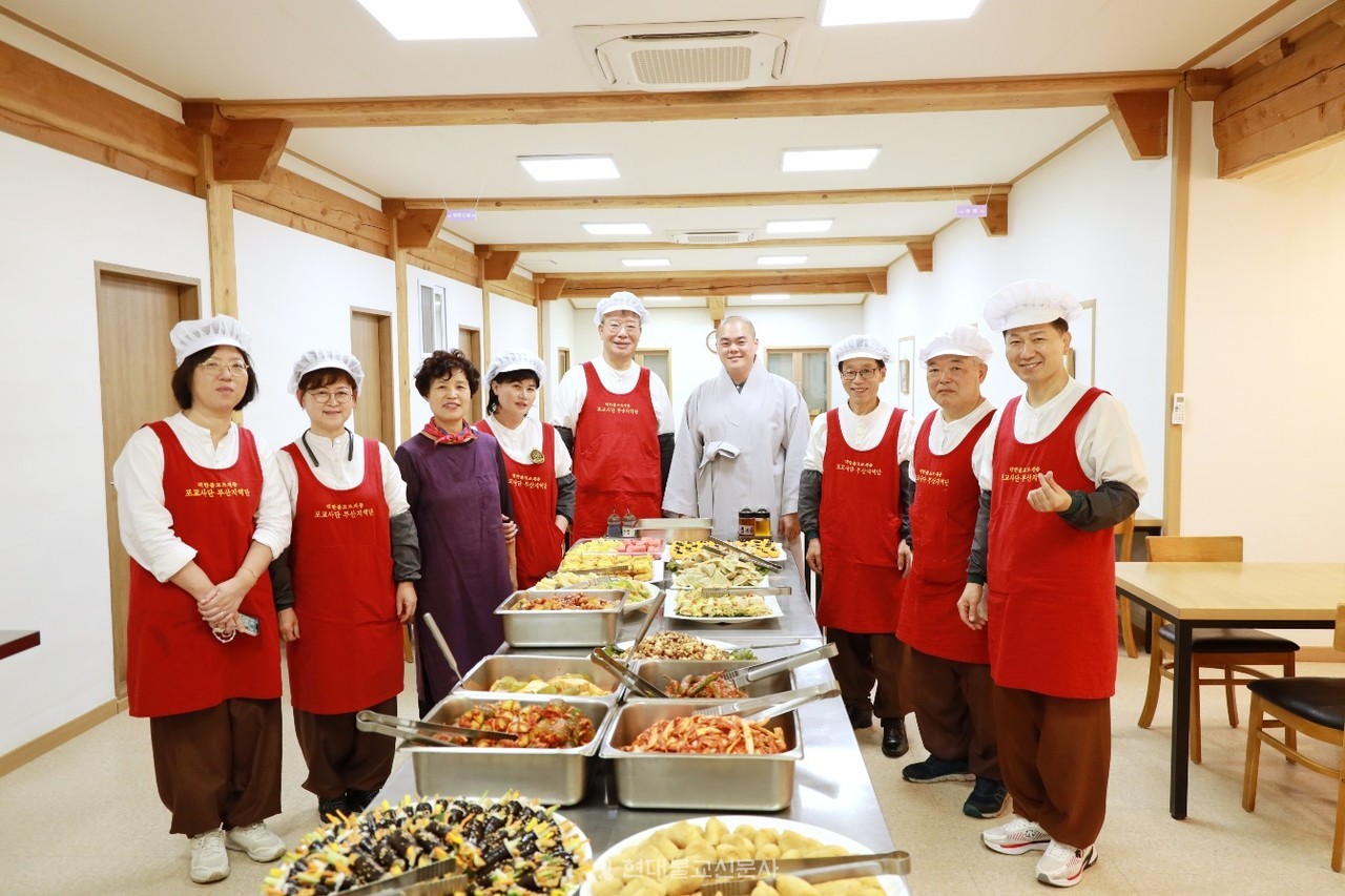 포교사단 부산, 독경 수행 대중공양으로 공덕
