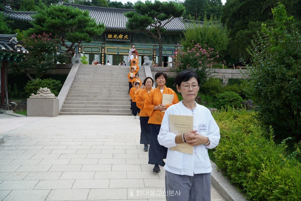 올 여름 휴가는 부처님 품서 번뇌 떨치고 자유 꿈꾼다