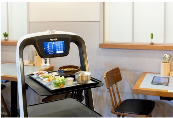 우아한형제들, 풀무원푸드앤컬처와 협력...서빙로봇 상용화 본격 시동