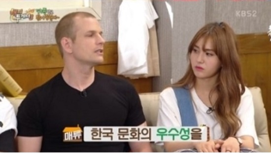 전소미 아빠 매튜 다우마, 외신기자 출신…태양의 후예의 그 배우